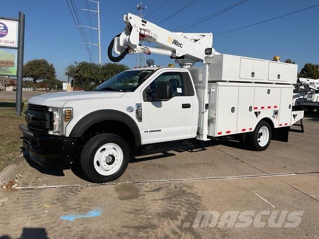 Ford F-550 车载式高空作业车