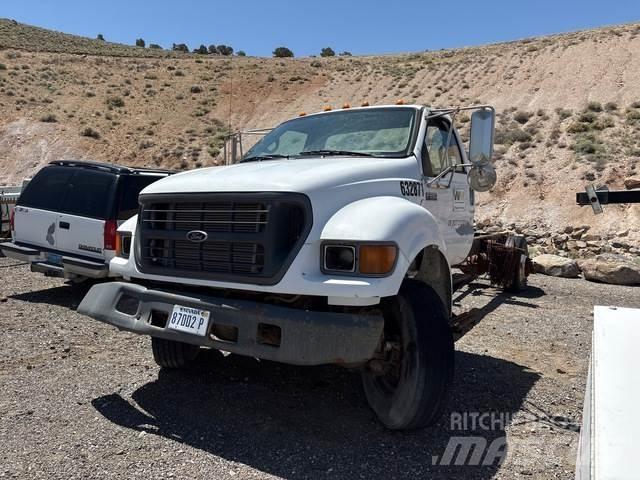 Ford F-650 驾驶室与内部