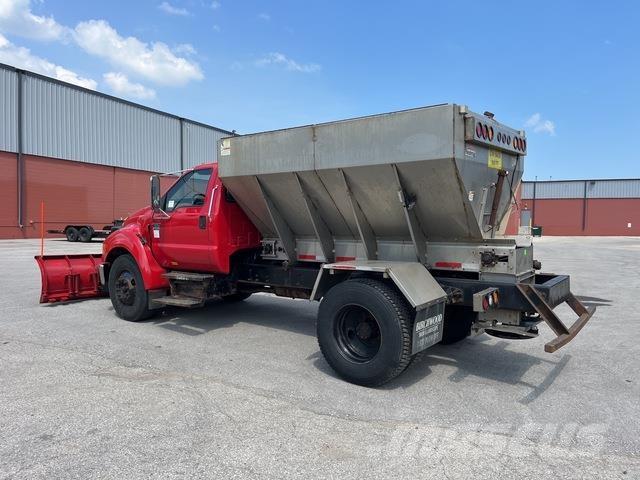 Ford F-650 推雪机