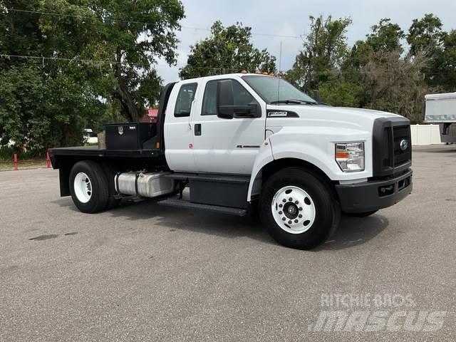 Ford F-650 平板栏板货车