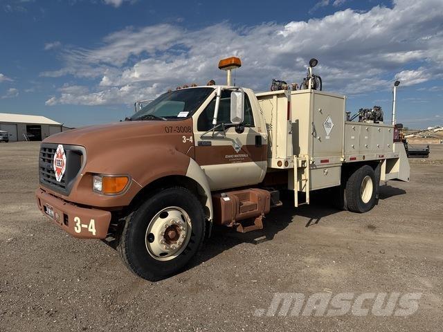 Ford F-650 油罐车