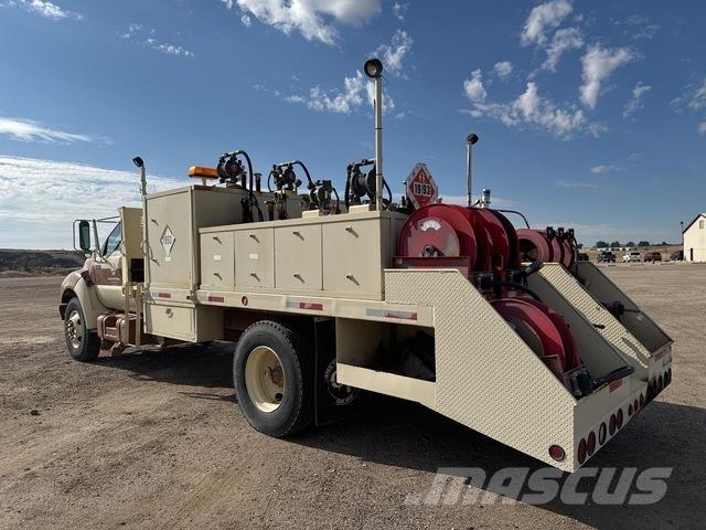 Ford F-650 油罐车