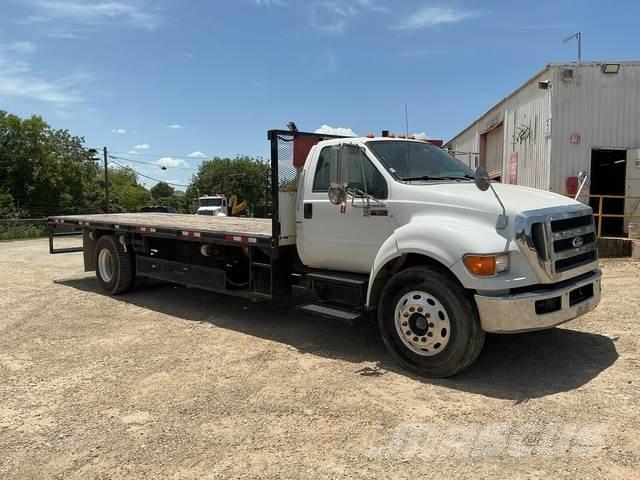 Ford F-650 平板栏板货车