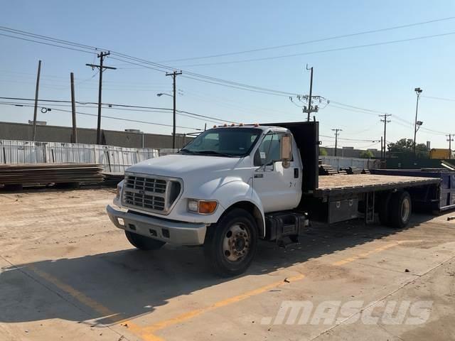 Ford F-650 平板栏板货车