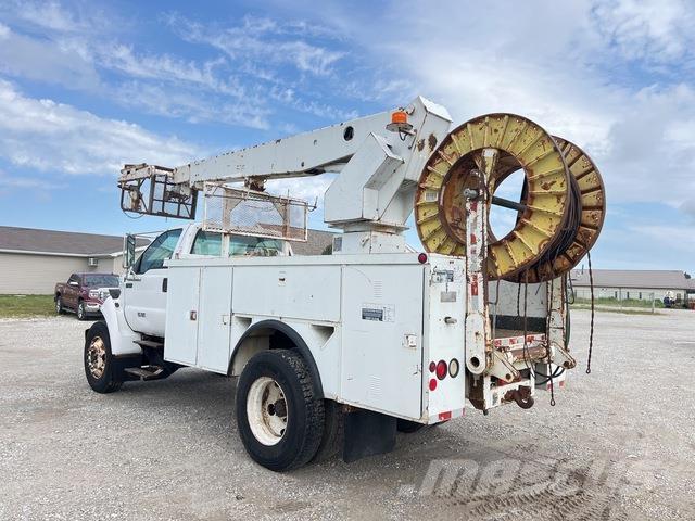 Ford F-650 车载式高空作业车