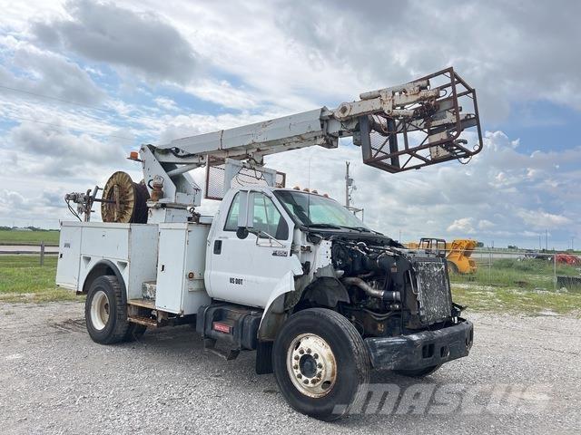 Ford F-650 车载式高空作业车
