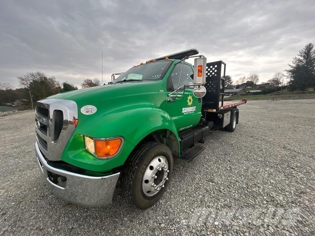 Ford F-650 工程吊钩车