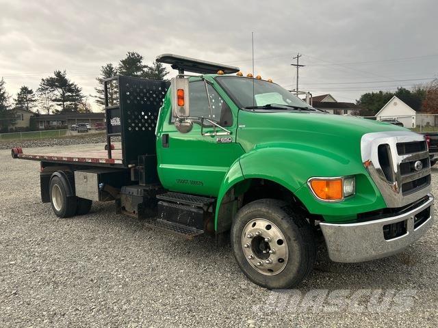 Ford F-650 工程吊钩车