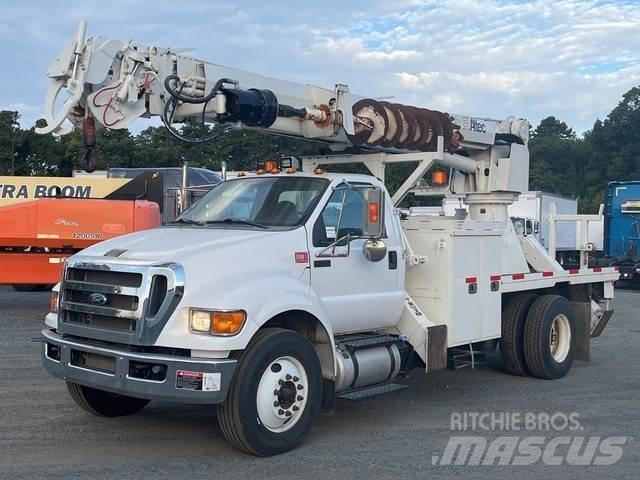 Ford F-750 钻机车
