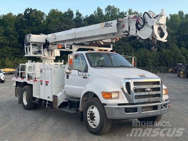 Ford F-750 钻机车