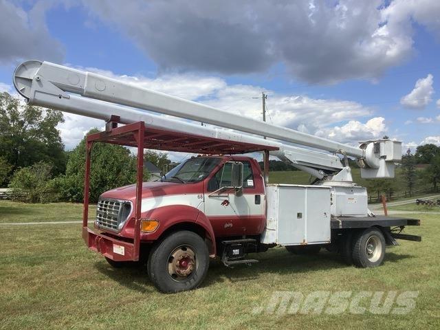 Ford F-750 车载式高空作业车