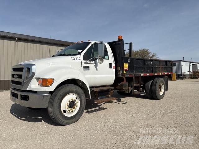 Ford F-750 自卸式货车