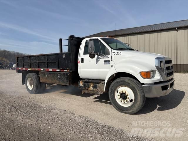 Ford F-750 自卸式货车