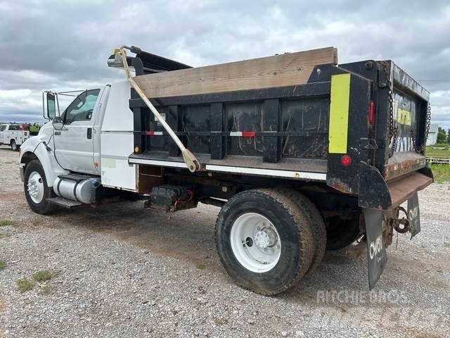 Ford F-750 自卸式货车