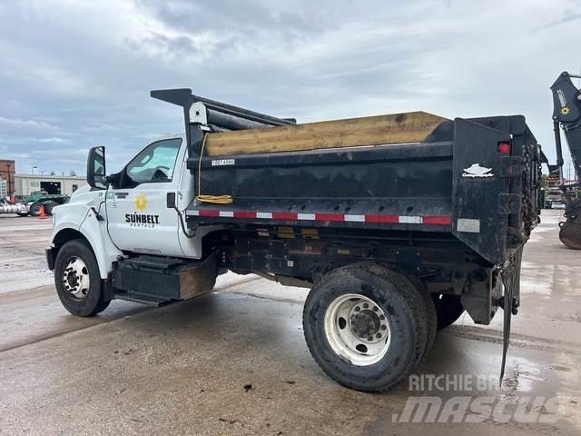 Ford F-750 自卸式货车