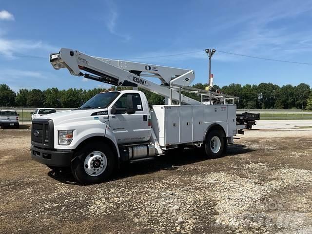 Ford F-750 车载式高空作业车