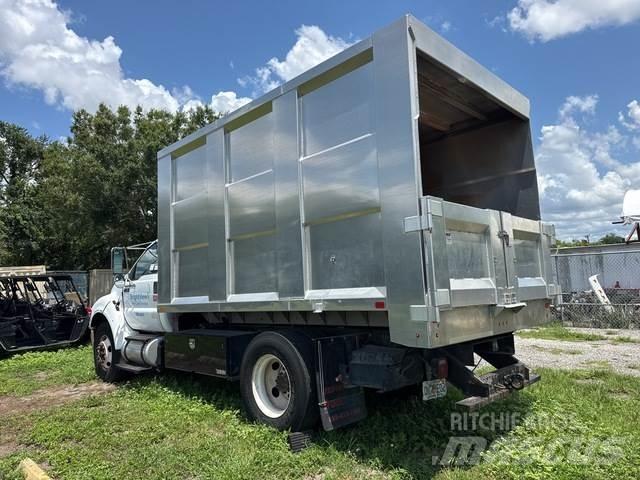 Ford F-750 碎木车