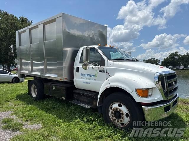 Ford F-750 碎木车