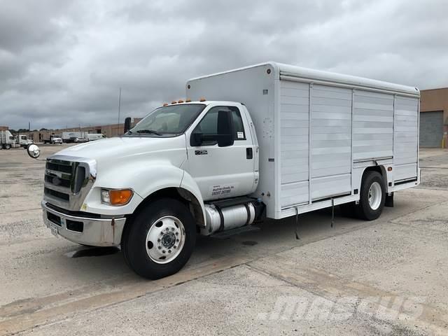 Ford F-750 饮料运输车