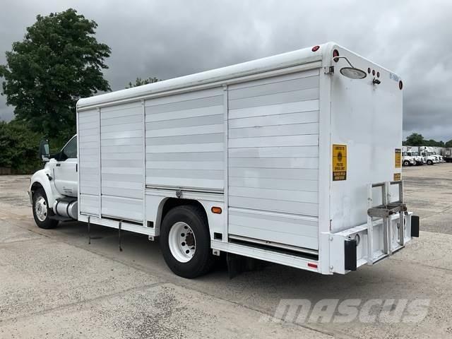 Ford F-750 饮料运输车