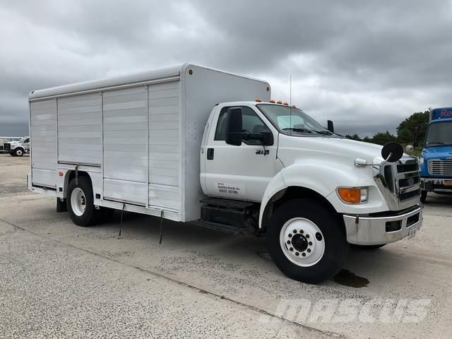 Ford F-750 饮料运输车