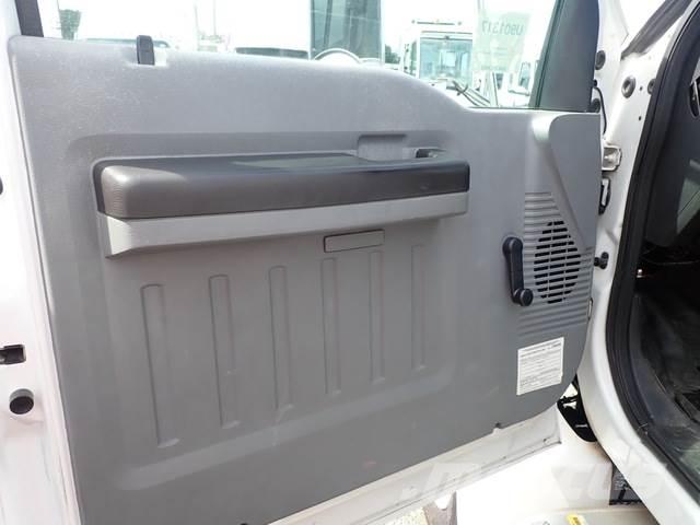 Ford F-750 饮料运输车