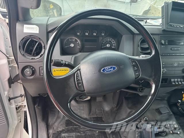Ford F-750 饮料运输车