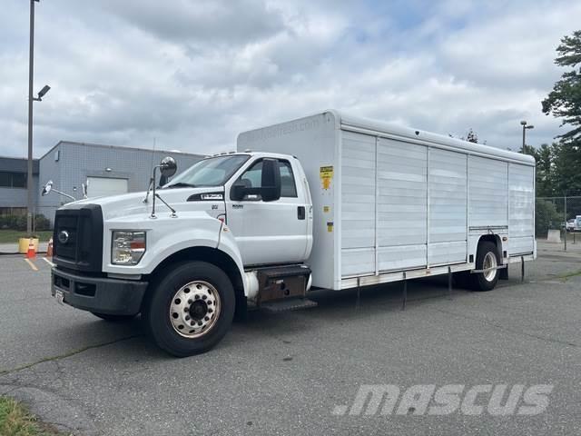 Ford F-750 饮料运输车