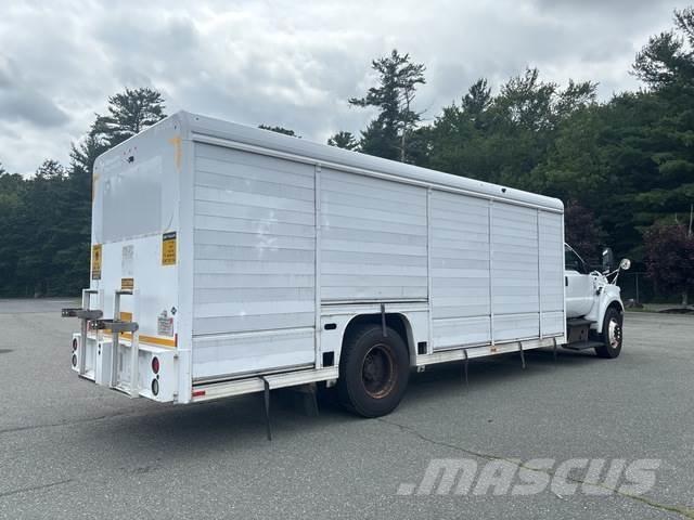 Ford F-750 饮料运输车