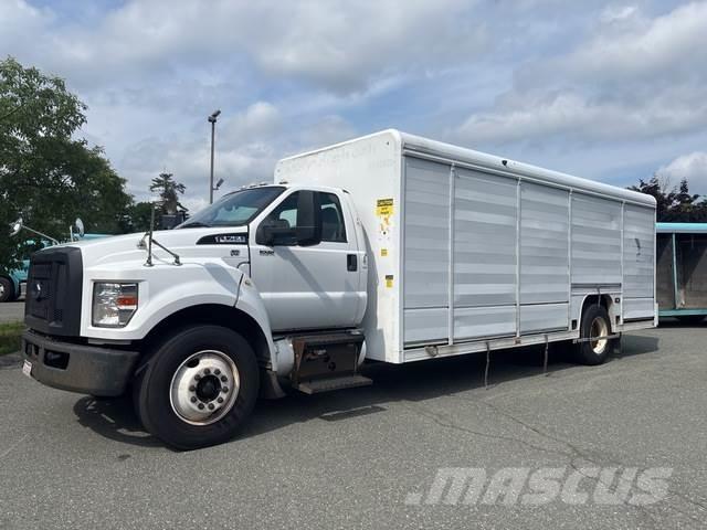 Ford F-750 饮料运输车