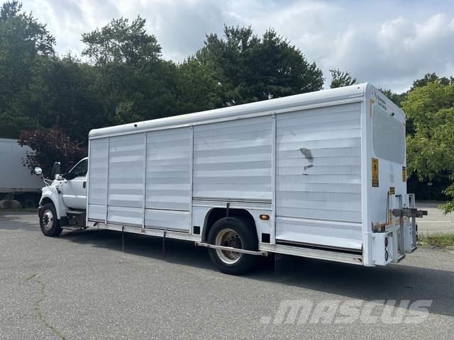 Ford F-750 饮料运输车