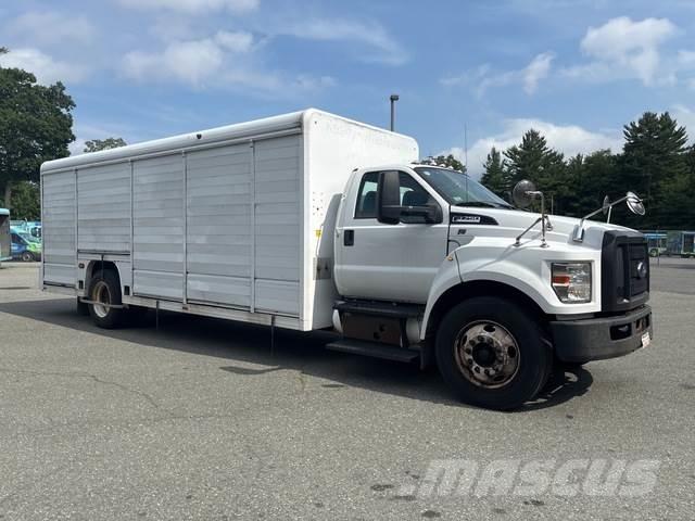 Ford F-750 饮料运输车