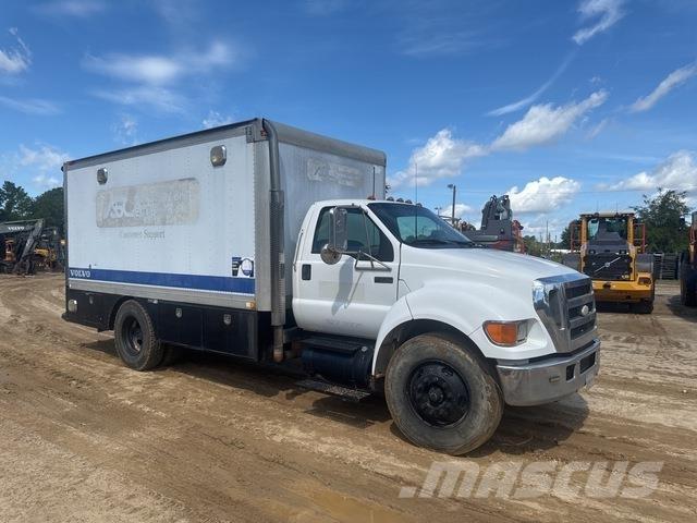Ford F-750 油罐车
