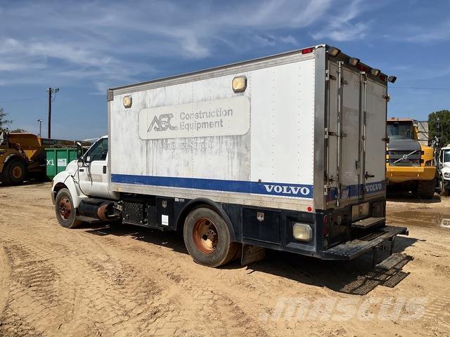 Ford F-750 油罐车