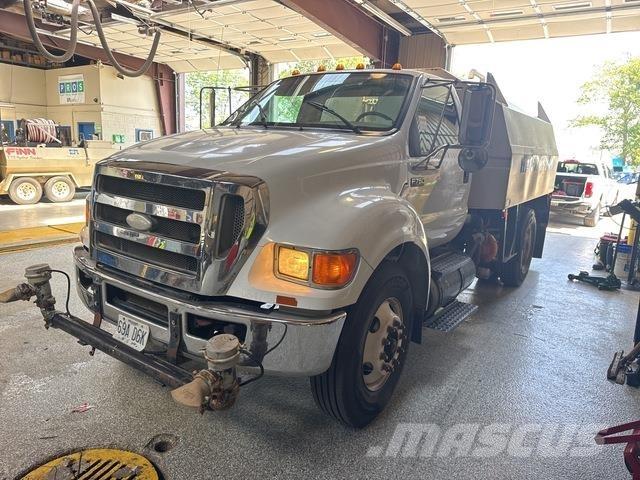 Ford F-750 水罐车