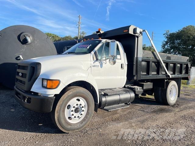 Ford F-750 自卸式货车