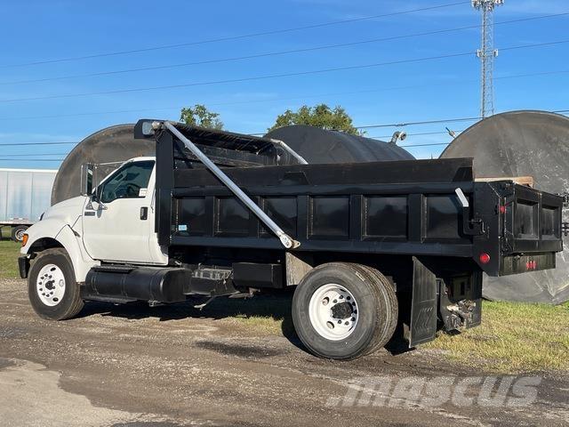 Ford F-750 自卸式货车