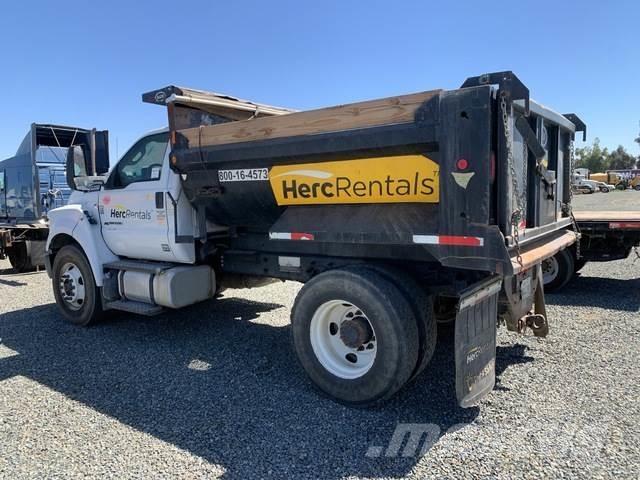 Ford F-750 自卸式货车