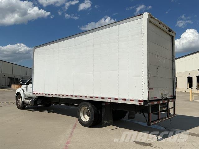 Ford F-750 厢式货车