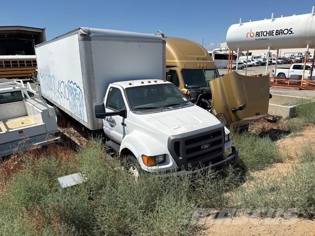 Ford F-750 厢式货车