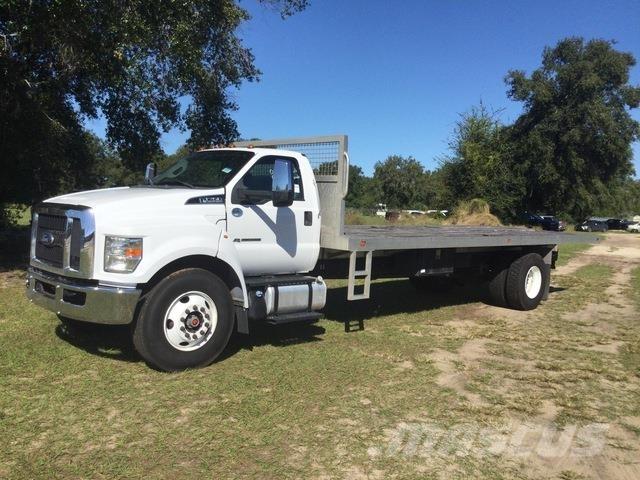 Ford F-750 平板栏板货车