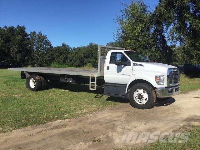Ford F-750 平板栏板货车