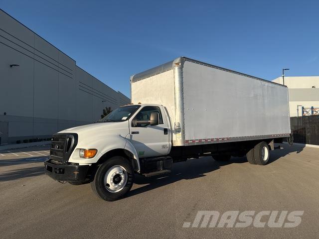 Ford F-750 厢式货车