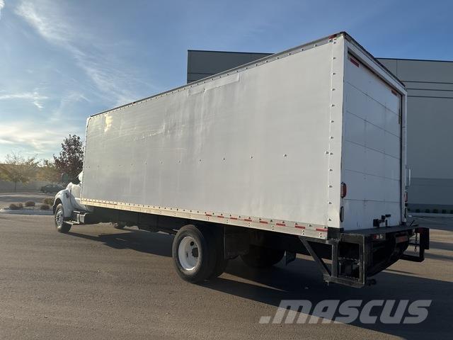 Ford F-750 厢式货车