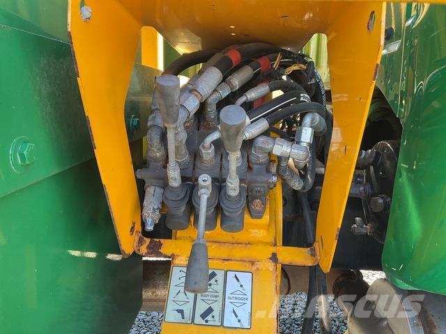 Ford F-750 车载式高空作业车