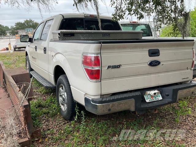 Ford F150 XLT 皮卡车