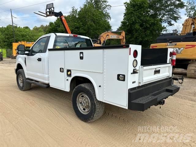 Ford F250 皮卡车