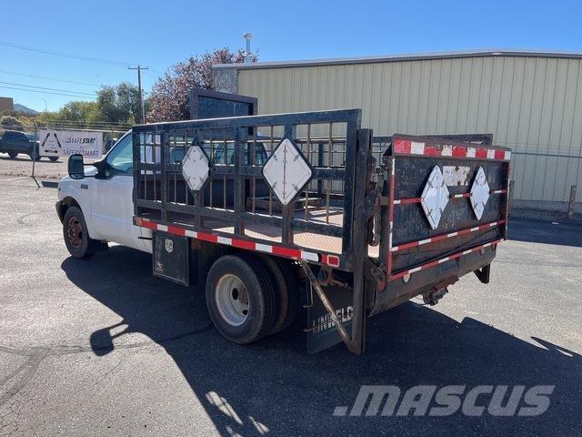 Ford F350 平板栏板货车