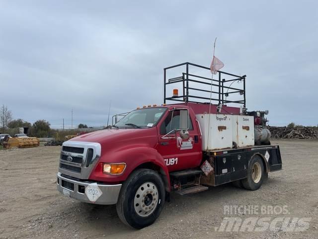 Ford F650 油罐车