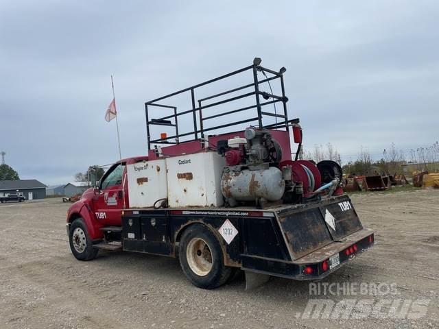 Ford F650 油罐车